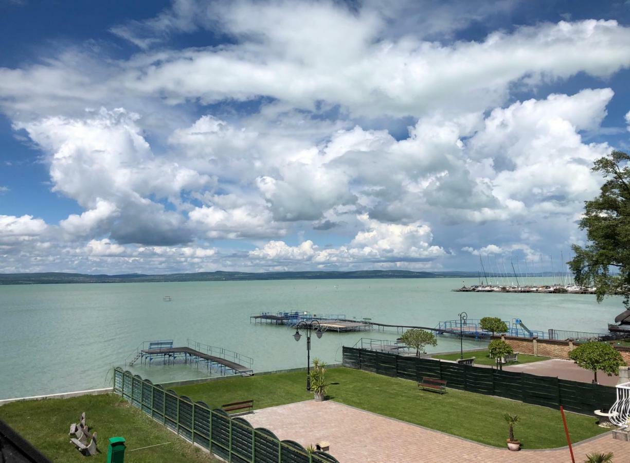 Hullam Apartman Balatonlelle Ngoại thất bức ảnh