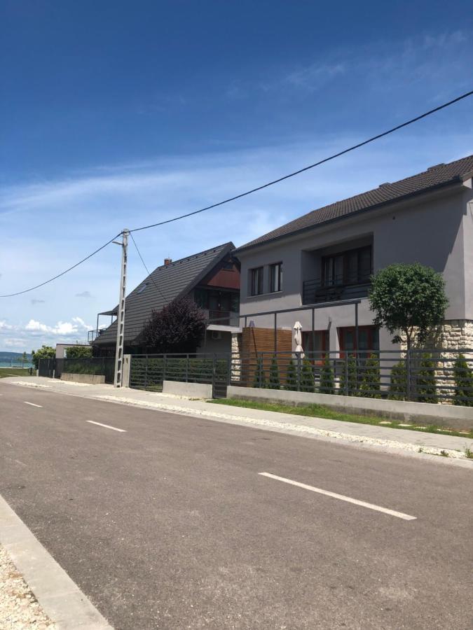 Hullam Apartman Balatonlelle Ngoại thất bức ảnh
